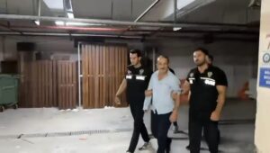 Galatasaray taraftar grubu lideri Sebahattin Şirin'in evinde 65